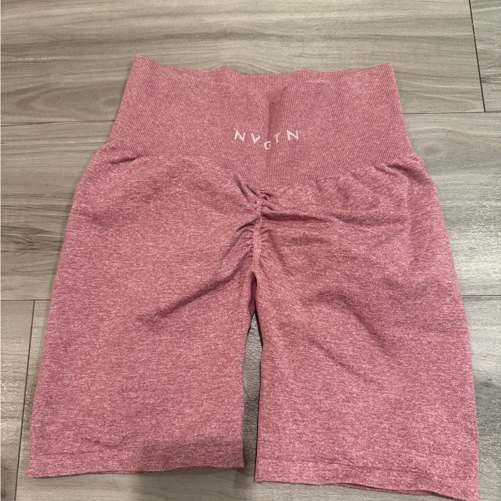 NVGTN Scrunch Seamless Shorts - S - Pastel Pink